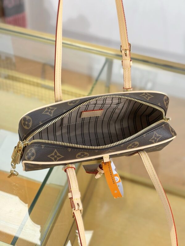 LV Hang On M47031