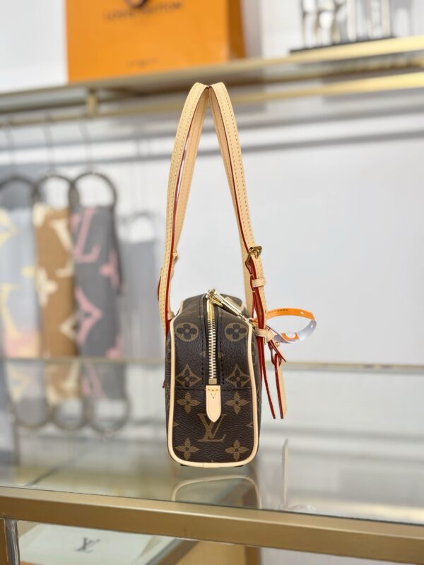 LV Hang On M47031