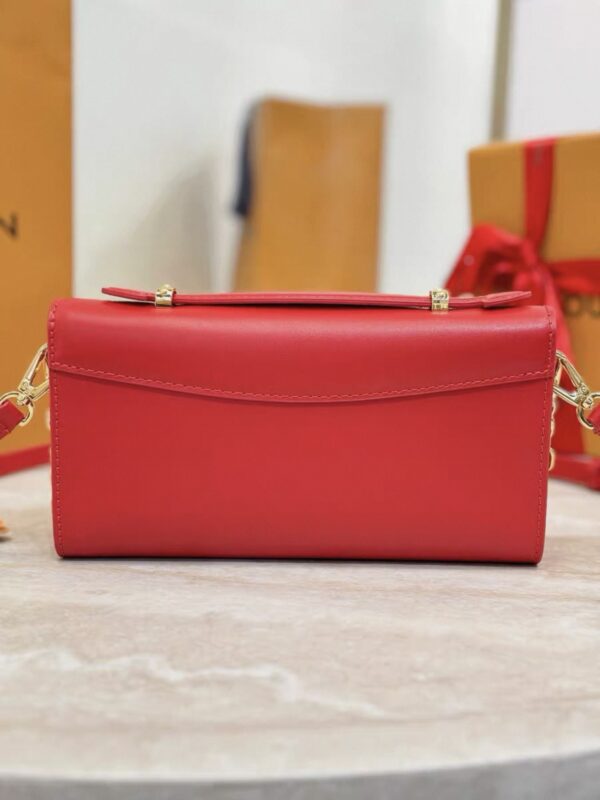 LV Wallet On Chain Capucines M12405