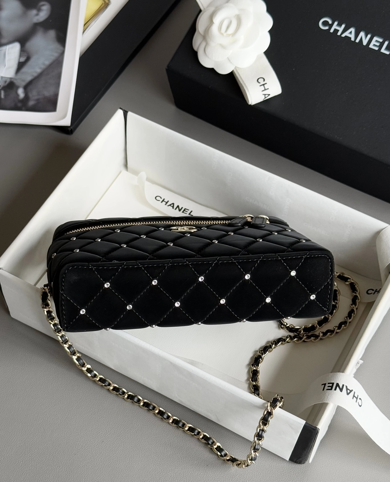 Screenshot CHANEL Vanity with Chain Velvet Diamanté - 图片 6