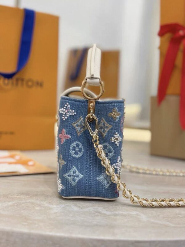 LV Capucines M12947