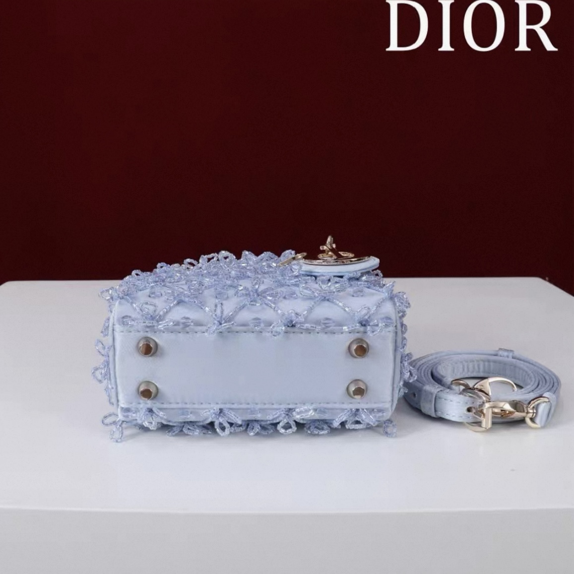 Screenshot DIOR Lady Dior Mirco Ice Crystal Blue Embroidered Beaded Bag - 图片 5