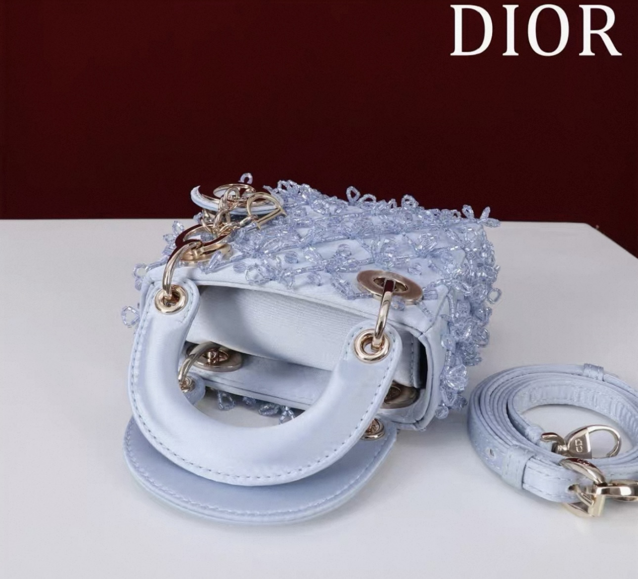 Screenshot DIOR Lady Dior Mirco Ice Crystal Blue Embroidered Beaded Bag - 图片 6