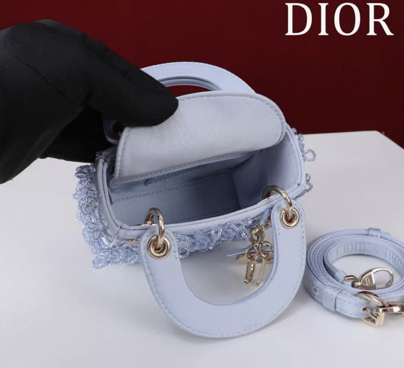 Screenshot DIOR Lady Dior Mirco Ice Crystal Blue Embroidered Beaded Bag - 图片 7
