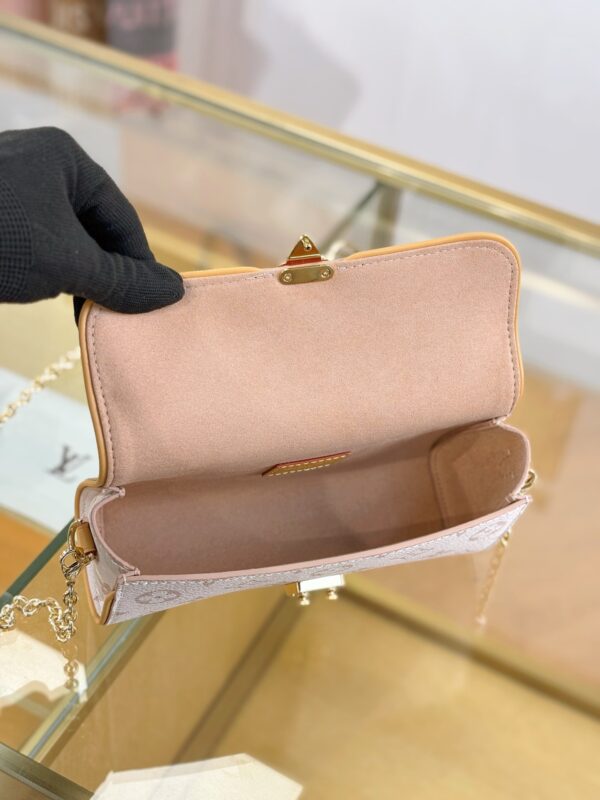 LV Pochette Clle M13566