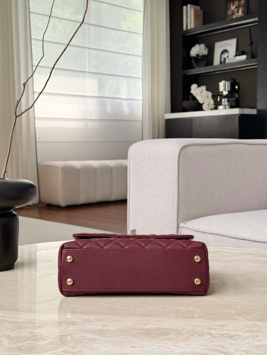IMG_3700 CHANEL 24A Flap Bag with Top COCO Small Handle Grained Calfskin - 图片 5