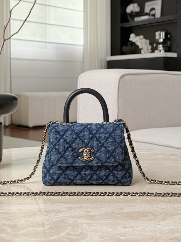 CNANEL Clutch with chain Washed Denim
