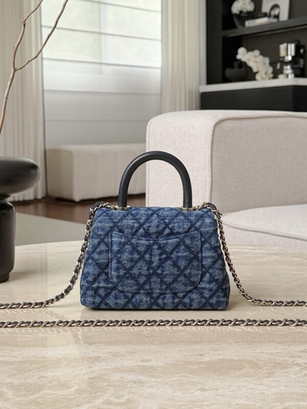 CNANEL Clutch with chain Washed Denim