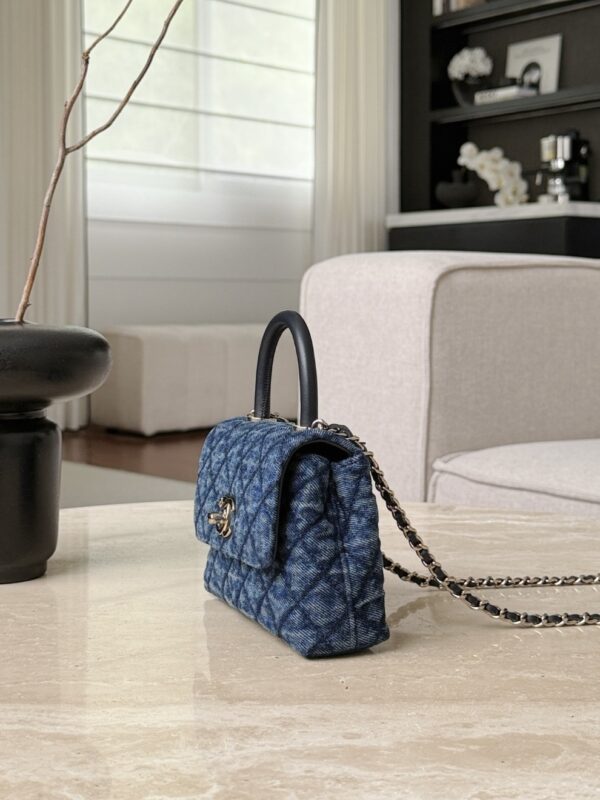 CNANEL Clutch with chain Washed Denim
