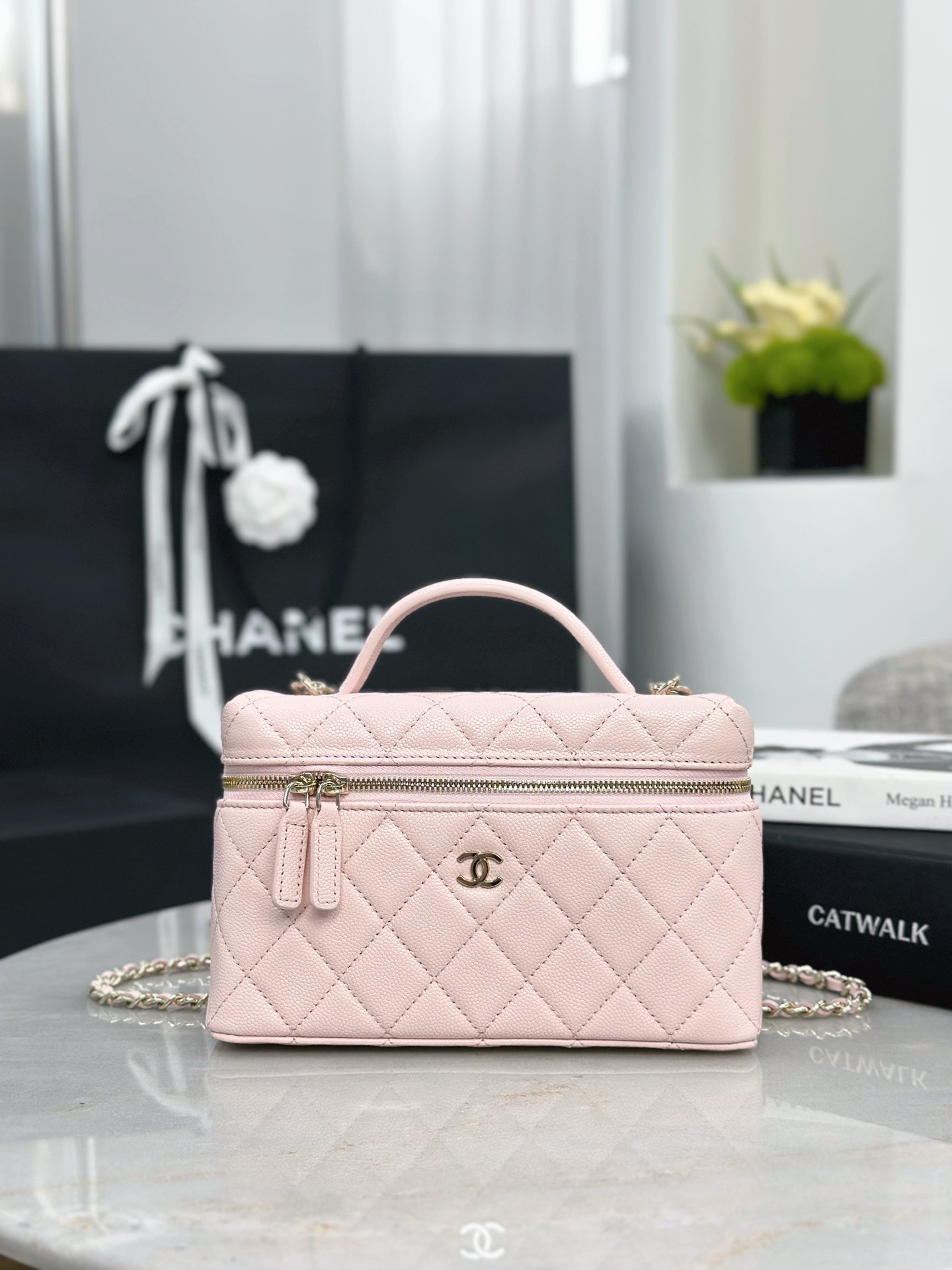 IMG_3846 CHANEL Vanity with chain – Grained calfskin - 图片 2