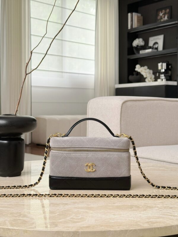 CHANEL 26S Vanity with Chain