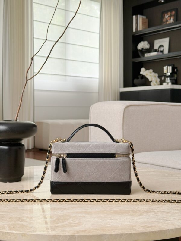 CHANEL 26S Vanity with Chain