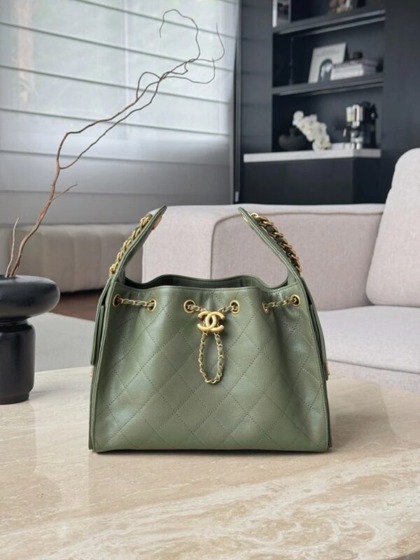 CHANEL 25Bag Caviar leather In Green