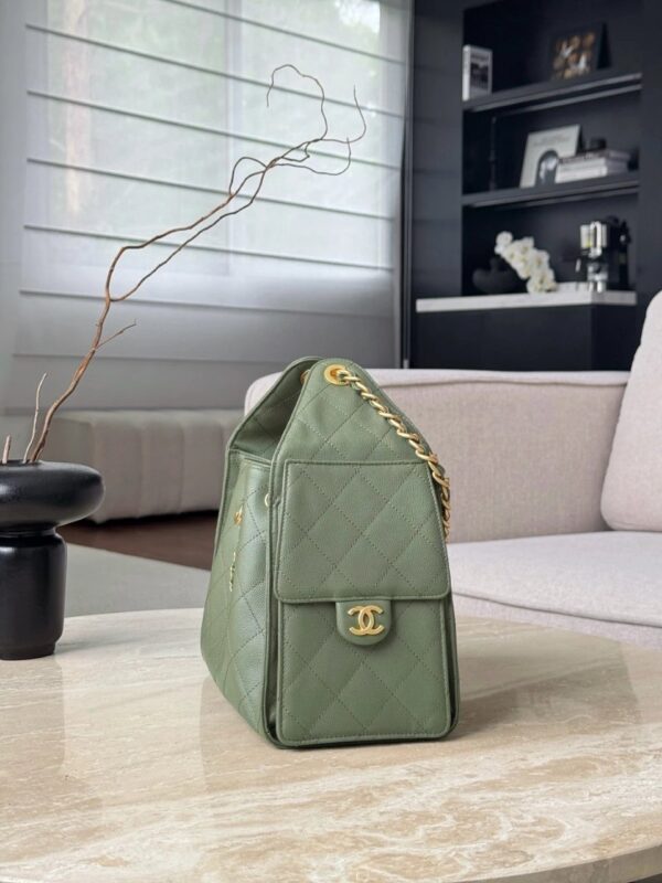 CHANEL 25Bag Caviar leather In Green