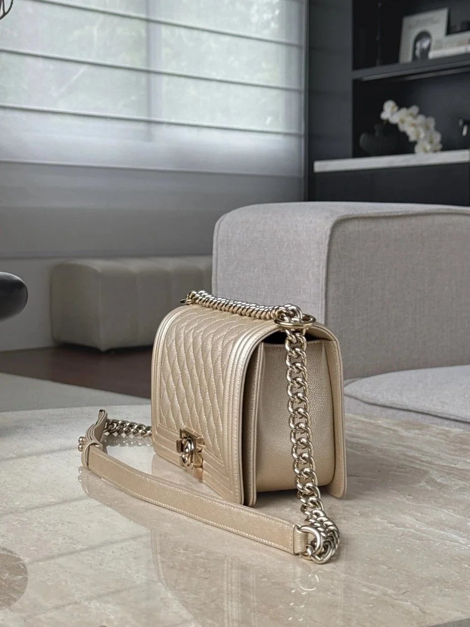 IMG_4319 CHANEL Le Boy 25 Champagne Gold Bag - 图片 4