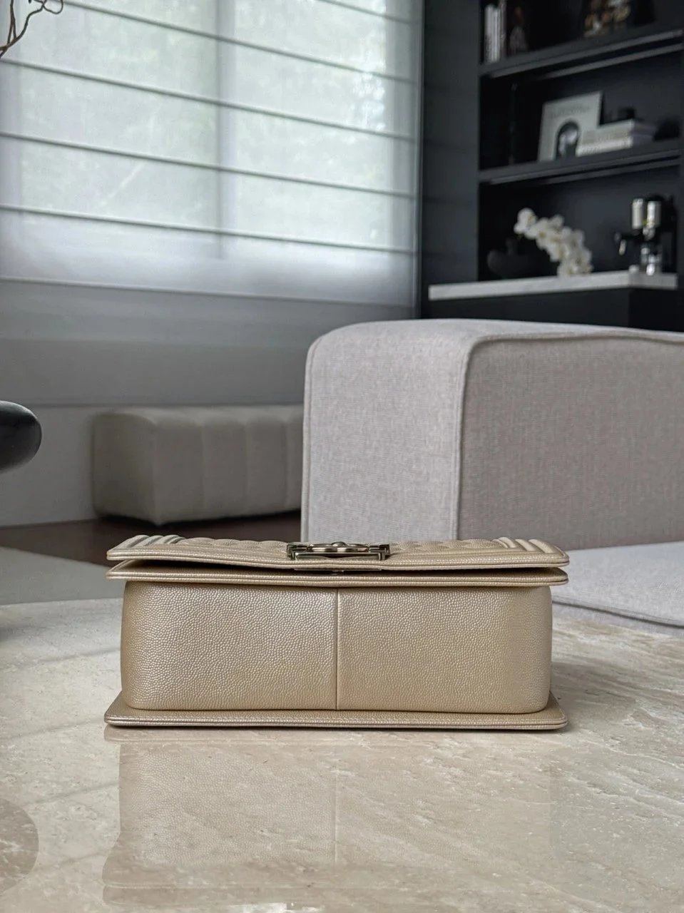 IMG_4320 CHANEL Le Boy 25 Champagne Gold Bag - 图片 5