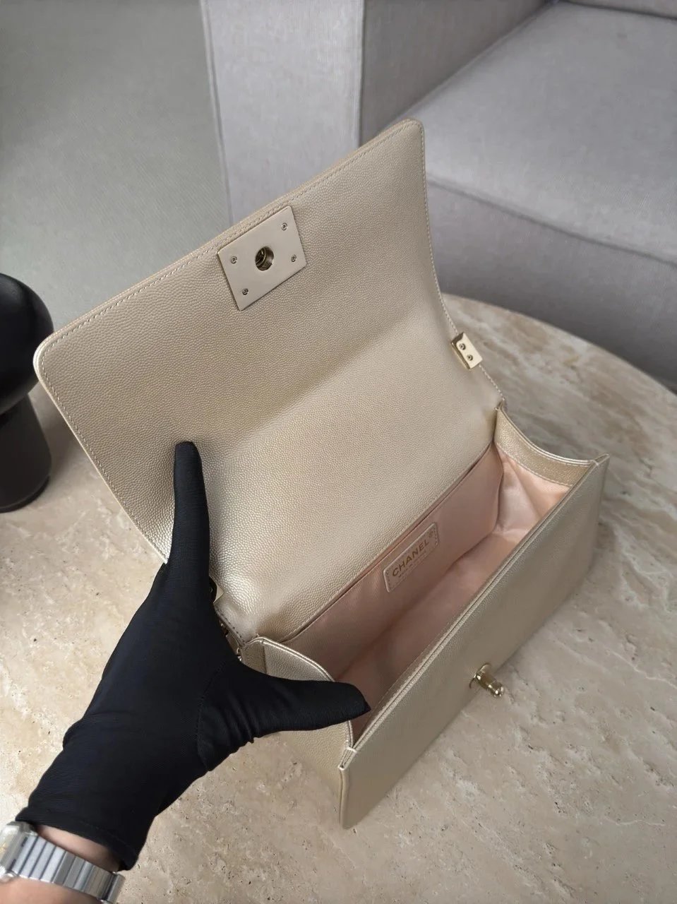 IMG_4321 CHANEL Le Boy 25 Champagne Gold Bag - 图片 6