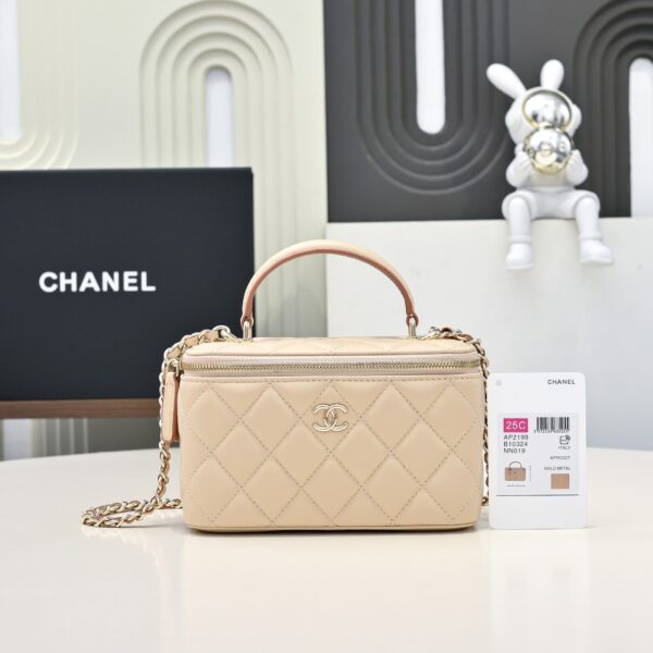 CHANEL Lambskin Quilted Small Top Handle Vanity Case With Chain Ecru Dark Beige