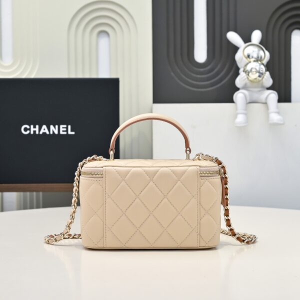 CHANEL Lambskin Quilted Small Top Handle Vanity Case With Chain Ecru Dark Beige