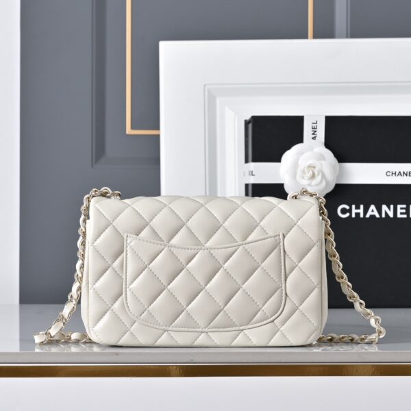 CHANEL Mini Classic Handbag lambskin leather-20CM