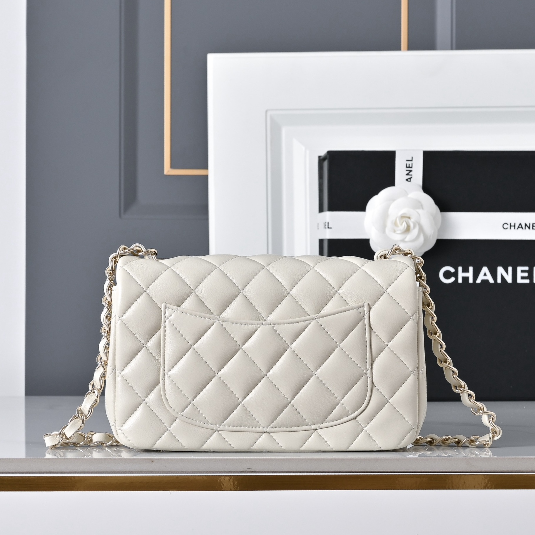IMG_4488 CHANEL Mini Classic Handbag lambskin leather-20CM - 图片 3