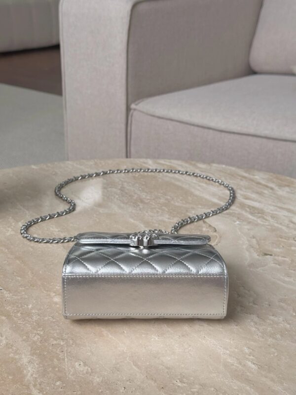CHANEL Kelly Handle bag