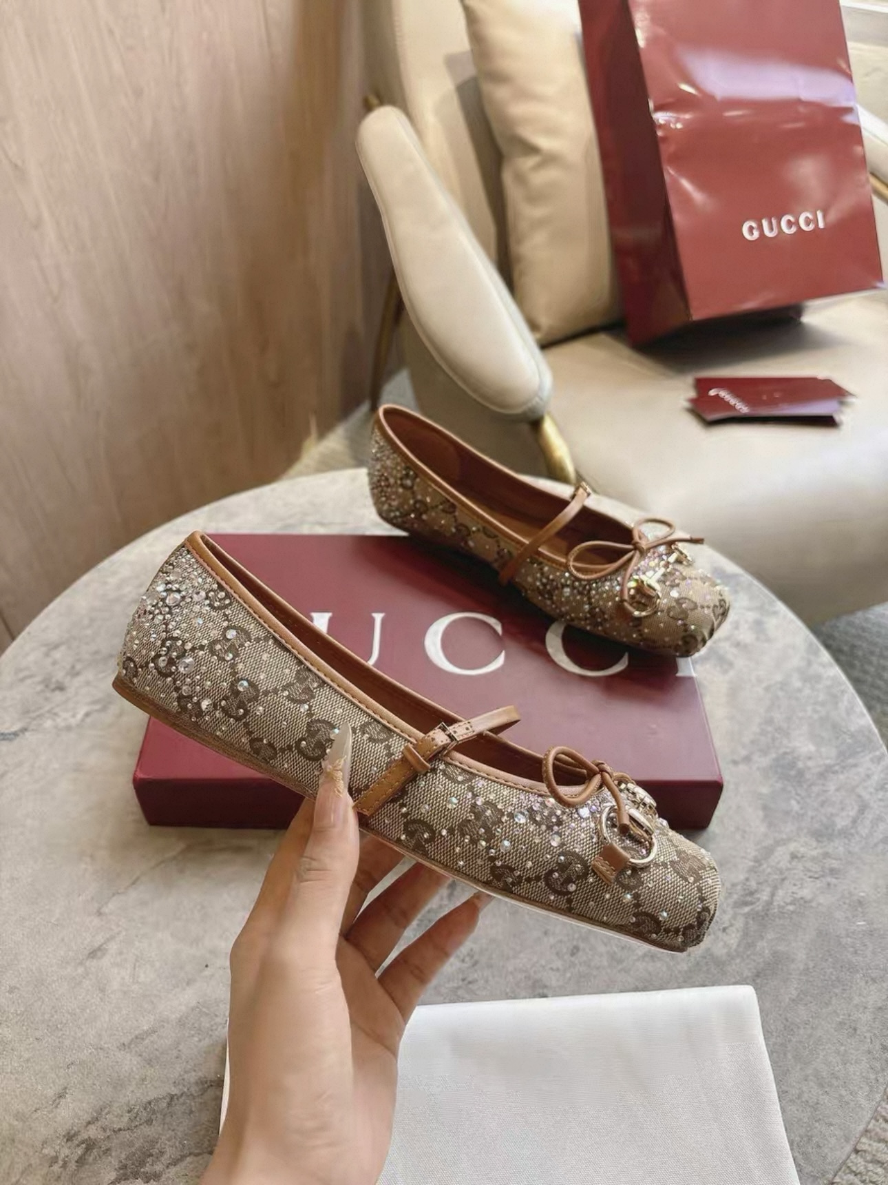 Screenshot GUCCI Crystal Horsebit ballet flat - 图片 4