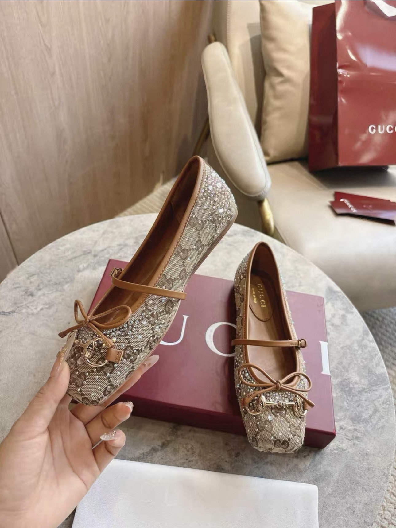 Screenshot GUCCI Crystal Horsebit ballet flat - 图片 5