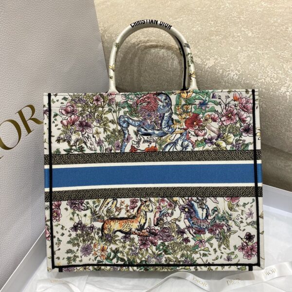 DIOR BookTote D-Constellation