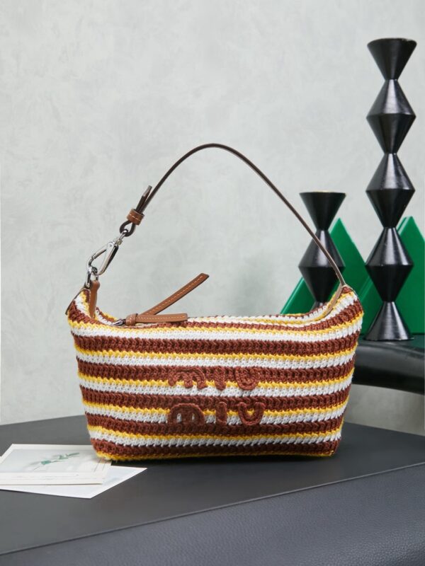 MIUMIU Crochet pouch Cognac/Yellow