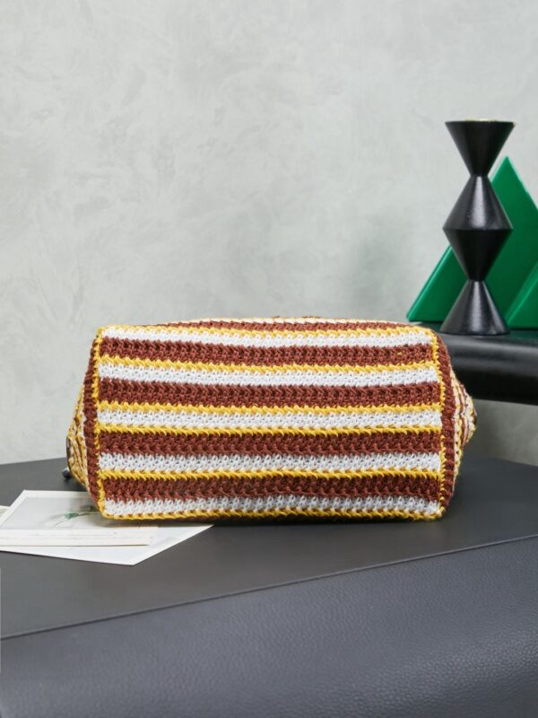 MIUMIU Crochet pouch Cognac/Yellow