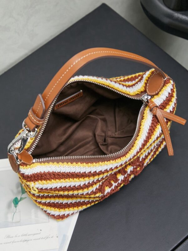 MIUMIU Crochet pouch Cognac/Yellow