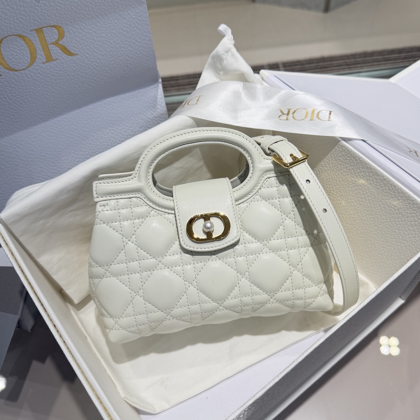 IMG_5087 DIOR Jolie Top Handle Mini Bag Cannage Lambskin - 图片 2