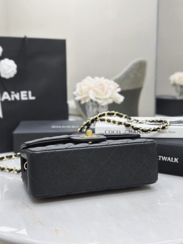 CHANEL MINI Classic Flap-20cm