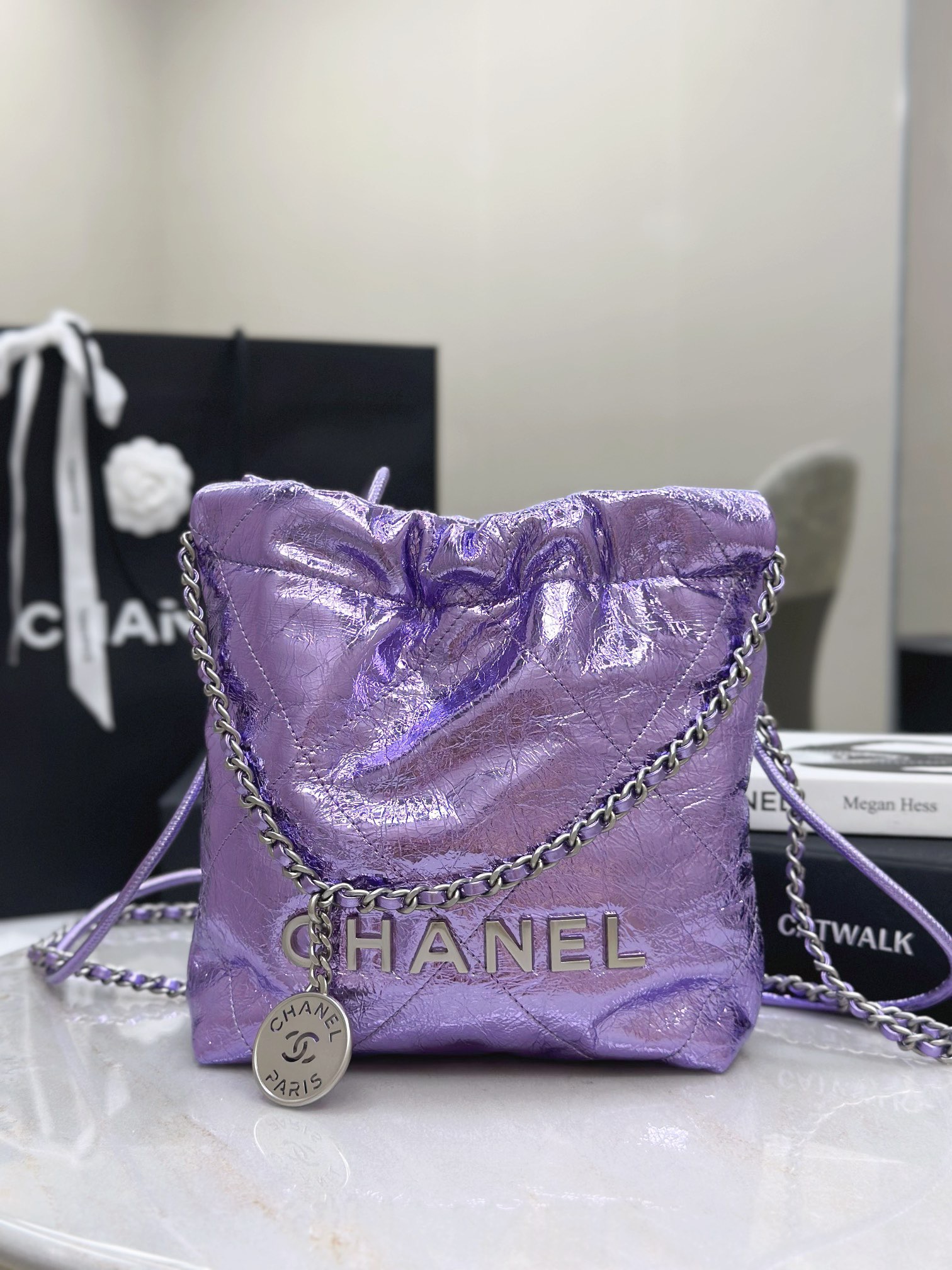 IMG_5247 CHANEL Metallic Calfskin Quilted Mini 22bag - 图片 2