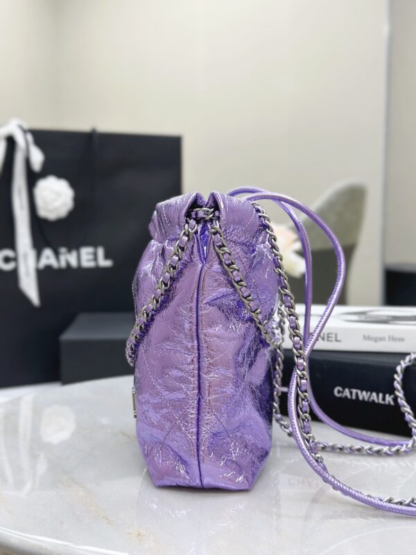 CHANEL Metallic Calfskin Quilted Mini 22bag
