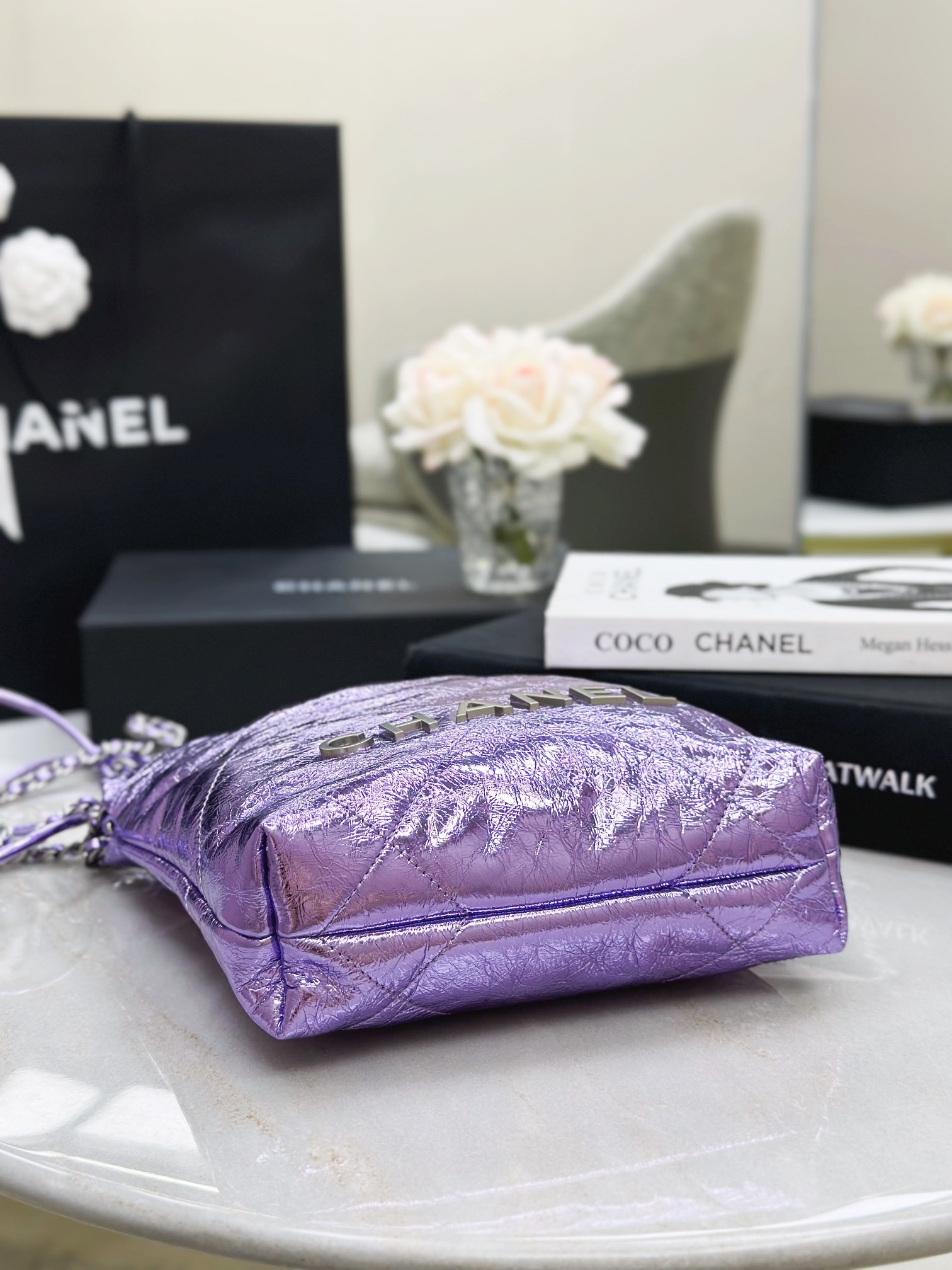 IMG_5251 CHANEL Metallic Calfskin Quilted Mini 22bag - 图片 5