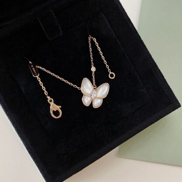 Screenshot VCA Malachite Marquise Butterfly Necklace