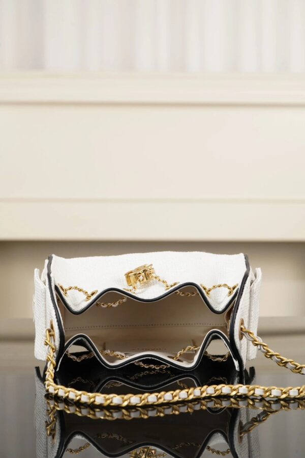 CHANEL 25bag Braided Raffia White & Black