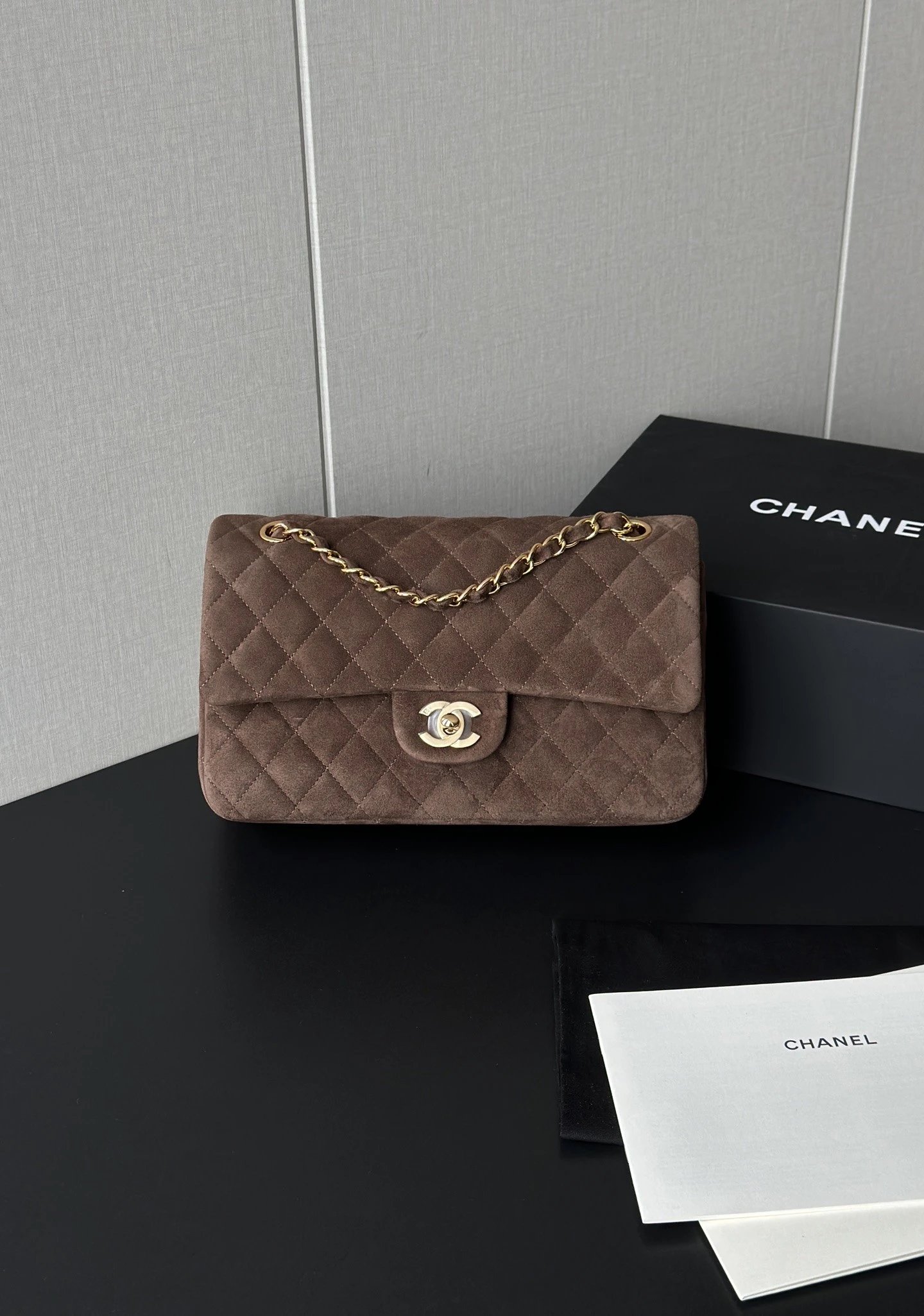 IMG_5470 CHANEL Vintage Classique Flap Medium Handbag Suede Leather - 图片 2
