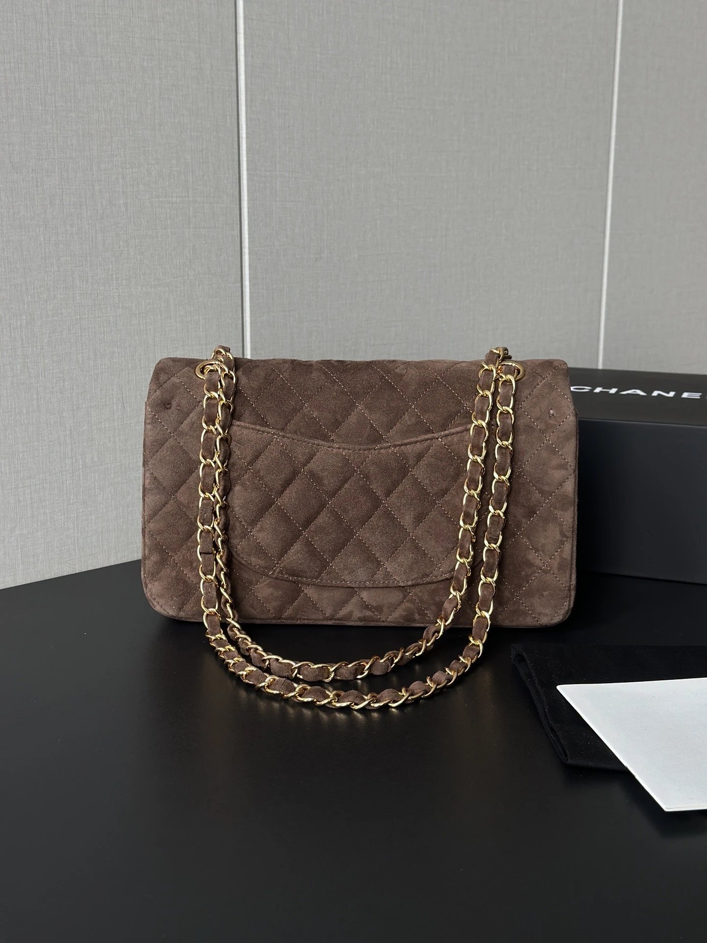IMG_5471 CHANEL Vintage Classique Flap Medium Handbag Suede Leather - 图片 3