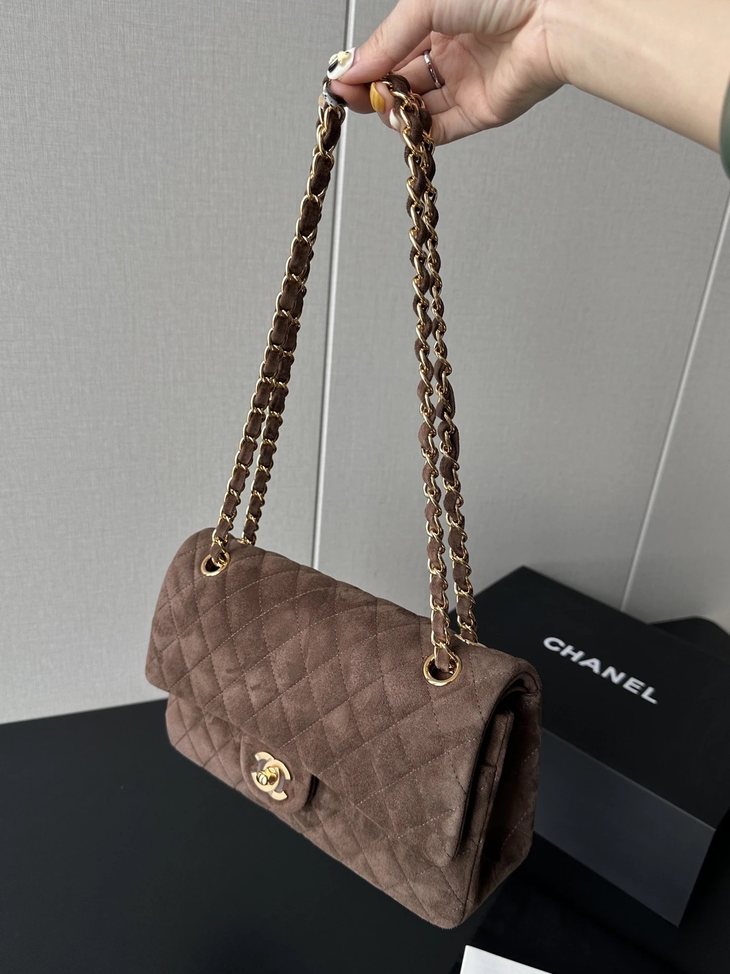 IMG_5473 CHANEL Vintage Classique Flap Medium Handbag Suede Leather - 图片 8