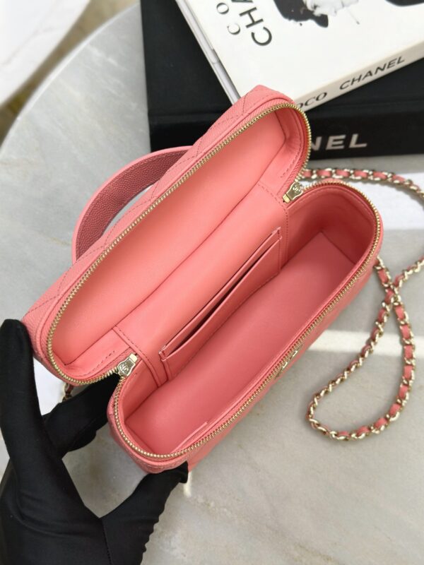 CHANEL 25C Long Vanity with Chain