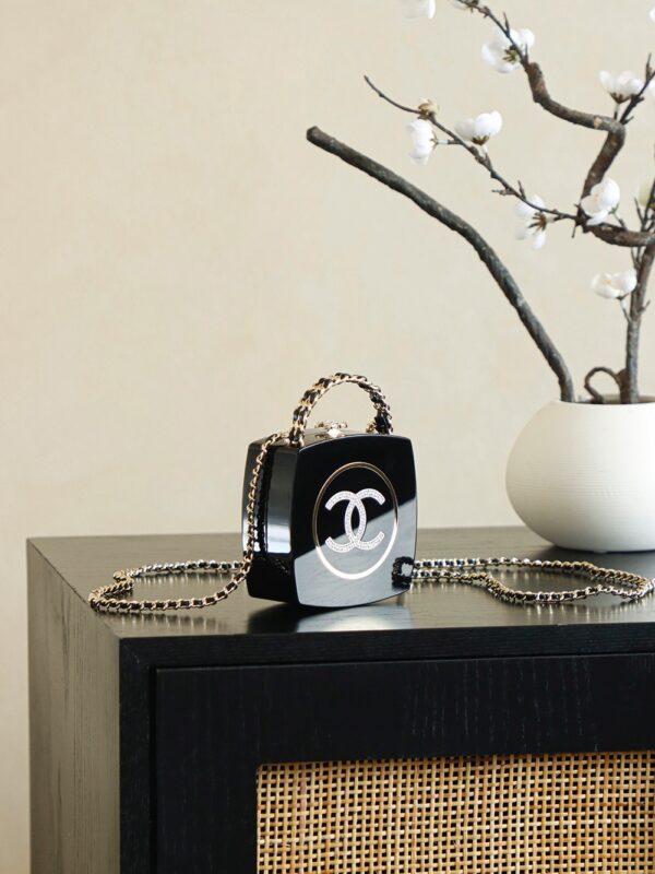 CHANEL Makeup Palette Minaudiere