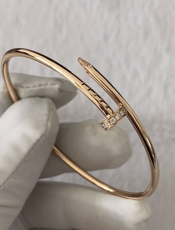 Screenshot Cartier Juste un Clou Bracelet