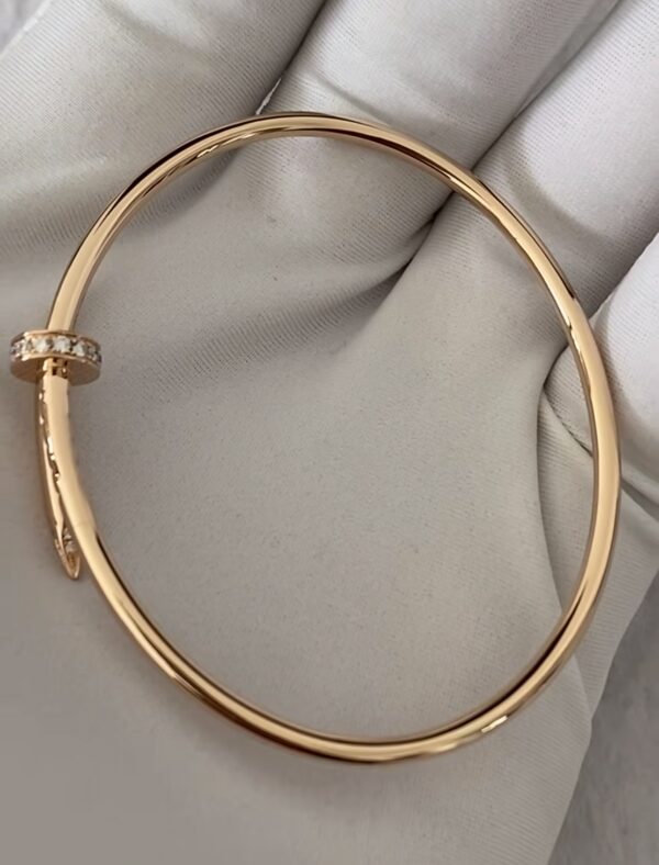 Screenshot Cartier Juste un Clou Bracelet
