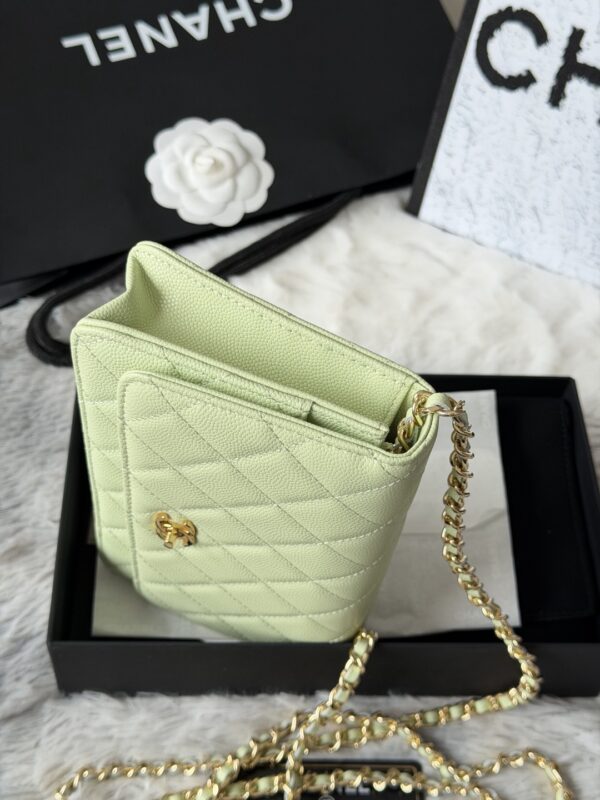 CHANEL WOC