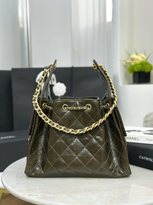 CHANEL 25 Small Handbag Shiny Crumpled Calfskin Khaki