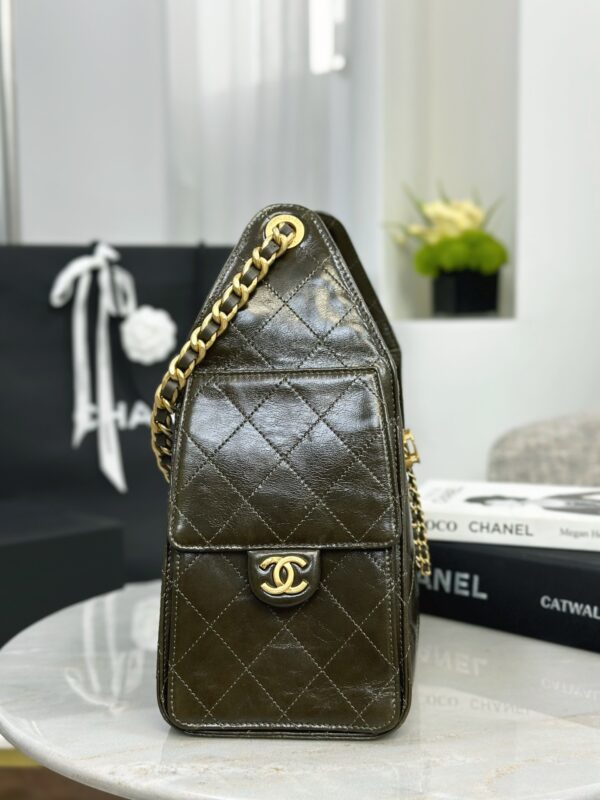 CHANEL 25 Small Handbag Shiny Crumpled Calfskin Khaki