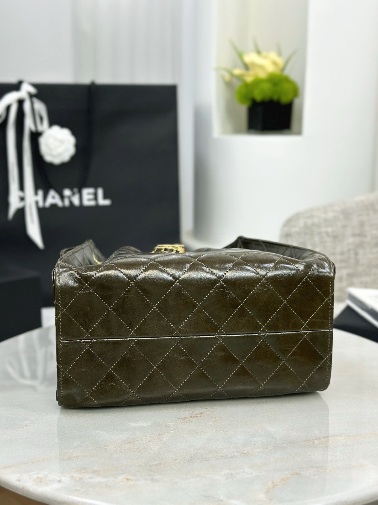 IMG_5872 CHANEL 25 Small Handbag Shiny Crumpled Calfskin Khaki - 图片 6